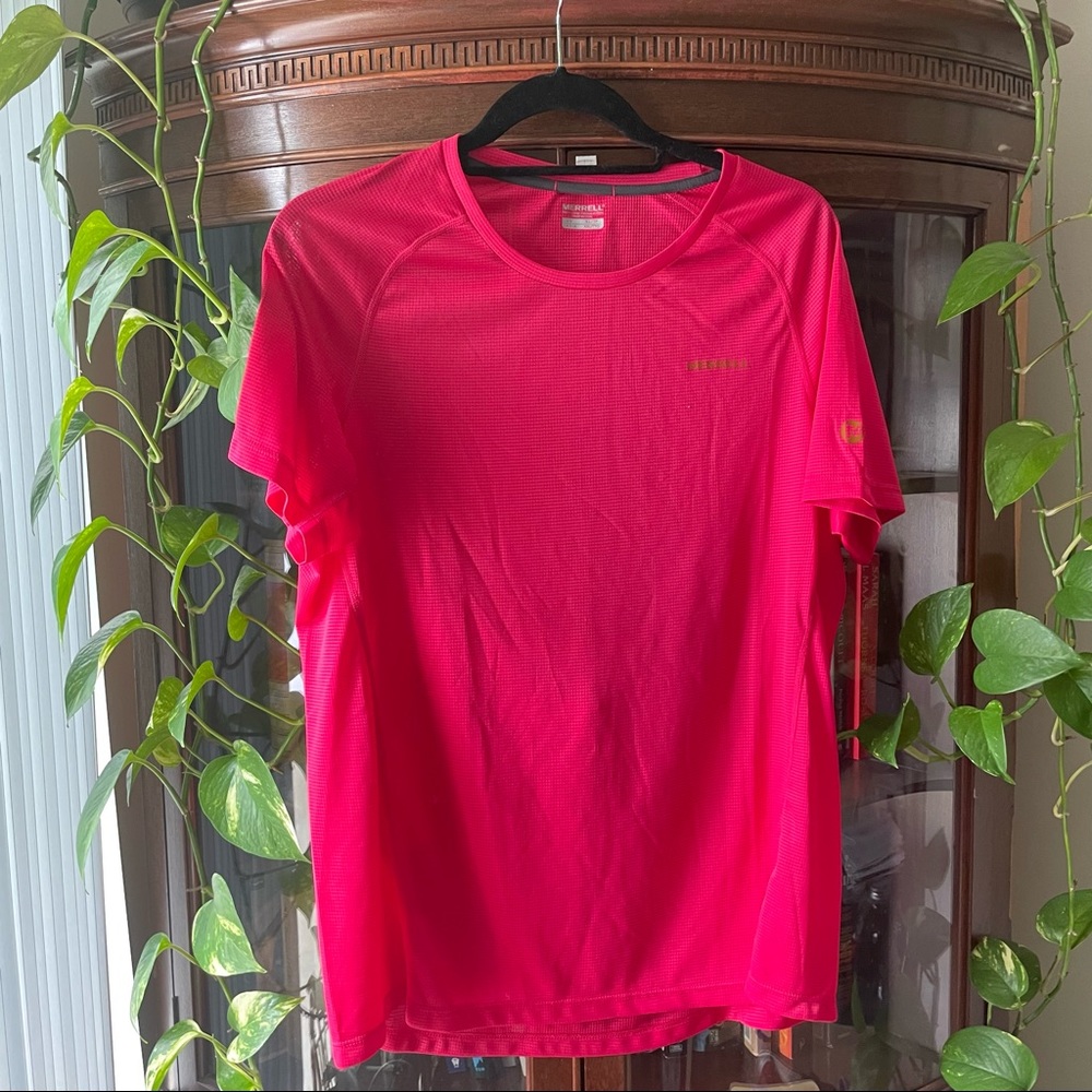 Merrell athletic tee